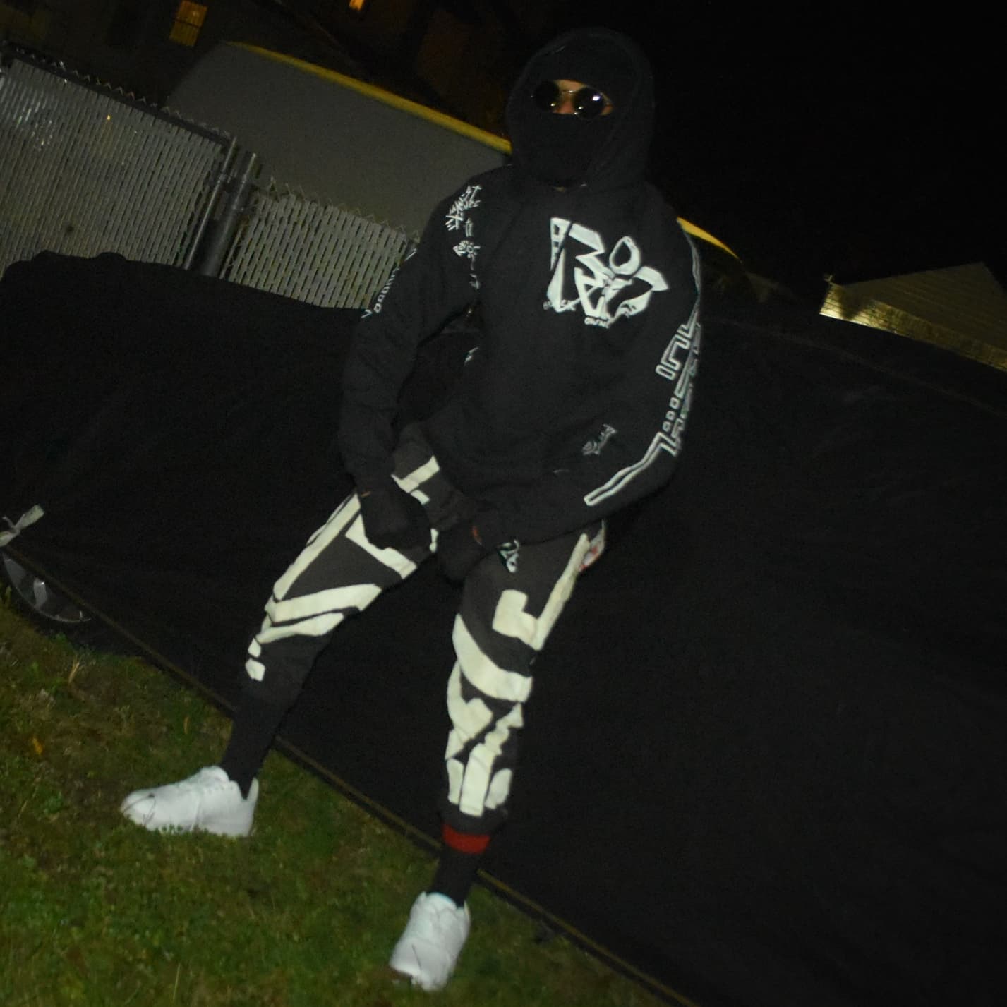 Hooded Sweatshirt (BLK)